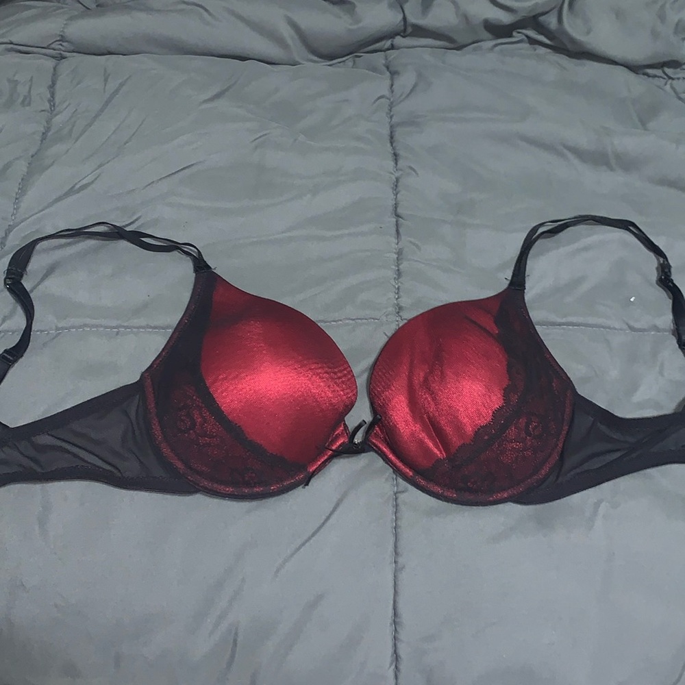 Padded 36 D Black/Red Lace Bra